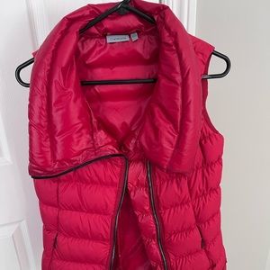 Athleta red down vest, size Small